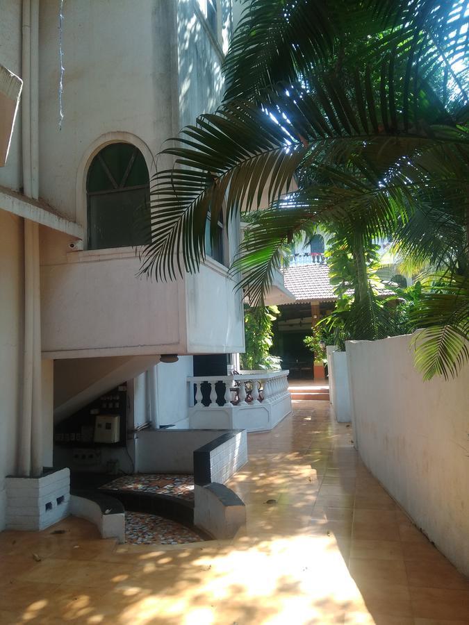 Red Lion Hotel Calangute Buitenkant foto