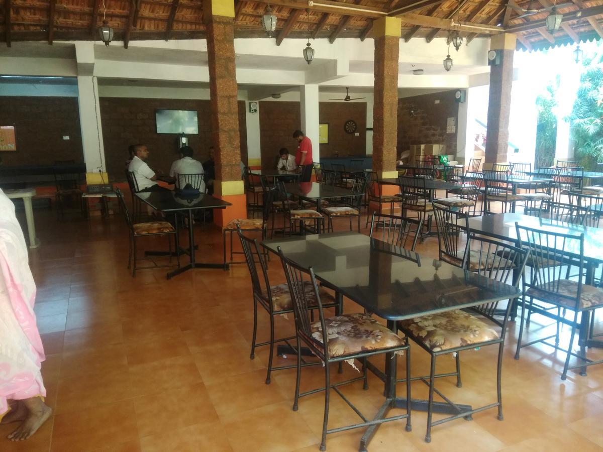 Red Lion Hotel Calangute Buitenkant foto